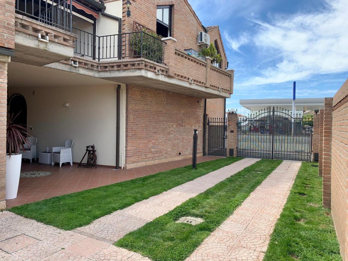 Villa Oasi Ferrara Exterior foto